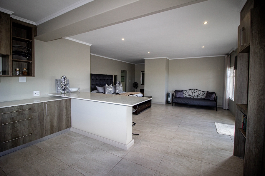 6 Bedroom Property for Sale in Kleinbaai Western Cape